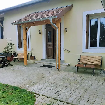 Daire Jardin De Coubertin Béziers